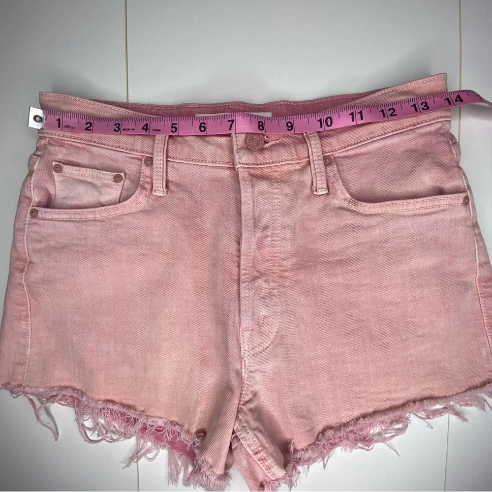 MOTHER Superior Shorts size 26 Tomcat Kick Fray Short - Picture 3 of 14